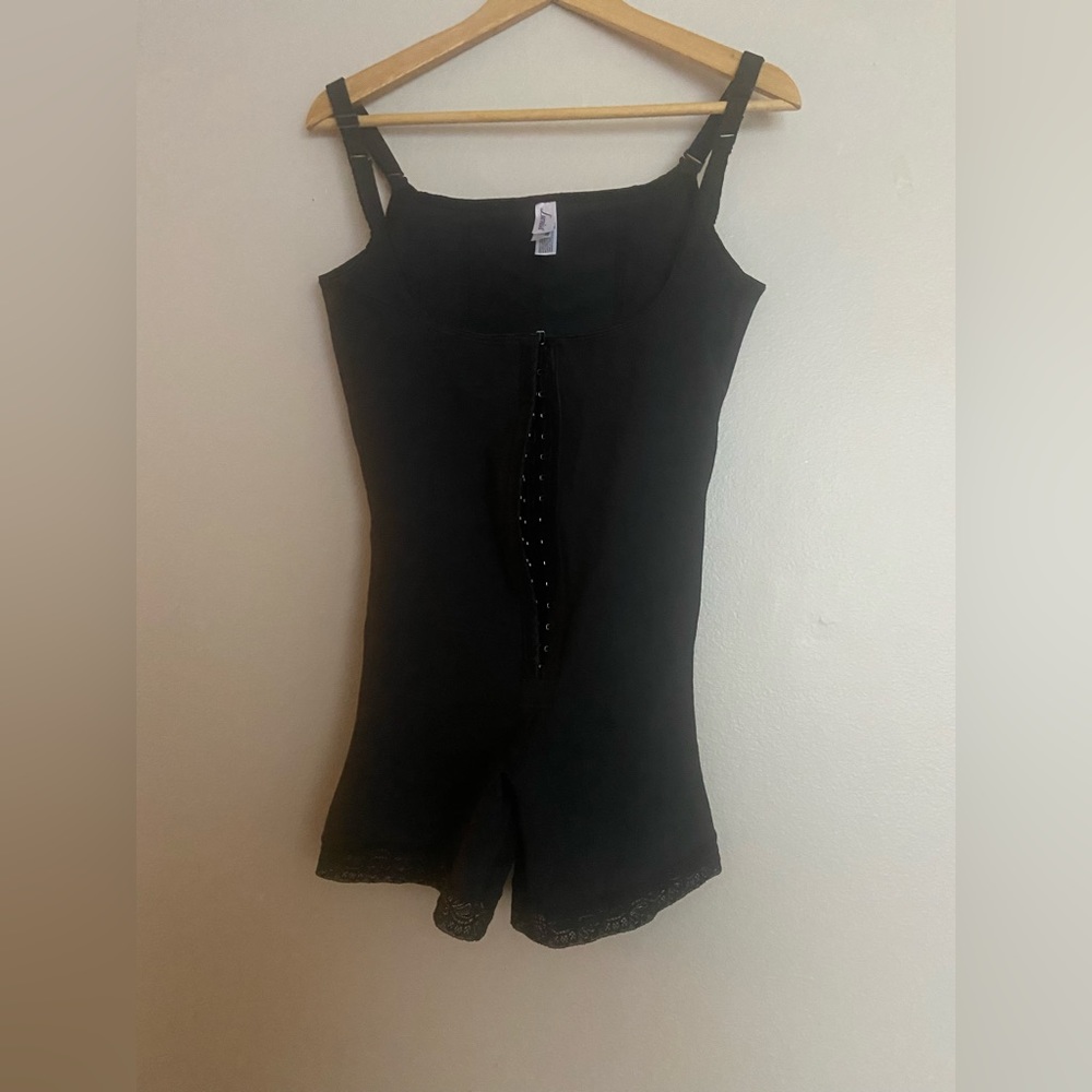 NWOT Leonisa Powerslim Shapewear
